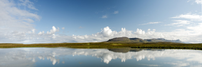 Gabi Kuervers, See ohne Namen (Iceland, Europe)