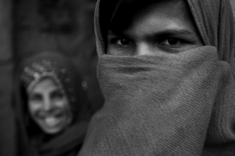 Rada Akbar, Timid Glance