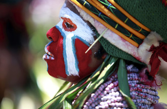 Ingetje Tadros, Painted face (Papua New Guinea, Oceania)