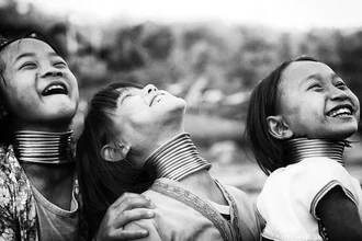 Photo art by Ingetje Tadros: Longneck girls in traditional attire, cheerful atmosphere.