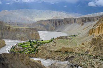 Dirk Steuerwald, Fertile soil in the high desert of Mustang - Nepal, Asia)