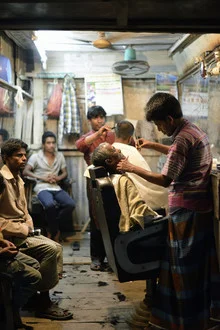 Photo art by Markus Hertrich: Hairdresser in Bangladesh, vibrant street scene