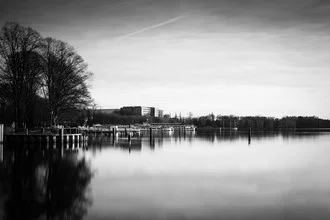 Photo art by Malik Laissoub: calm long exposure of a lake at night
