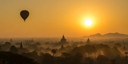 Photo art by Philipp Weindich: hot air balloons over pagodas at sunrise in Bagan