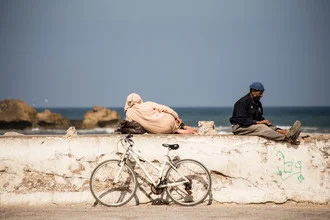 Fotokunst von Steffen Rothammel: ruhige Szene in Essaouira, Marokko, mit Berberkultur.