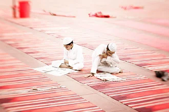 Photo art by Victoria Knobloch: Muslims in Delhi at the Jama Masjid mosque