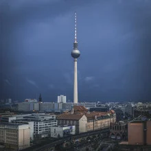 Berlin - Telespargel - fotokunst von Jean Claude Castor