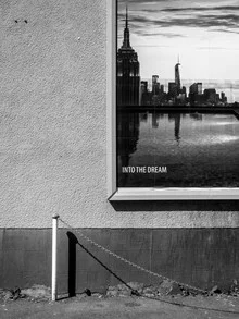 Photo art by Anuschka Wenzlawski: atmospheric black-and-white cityscape