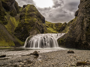 Christina Baumgartner, Grüne Sphinx im Tal der Wasser - Island, Europa)