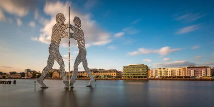 Beautiful night shot of the Spree featuring the Oberbaum Bridge and Molecule Man