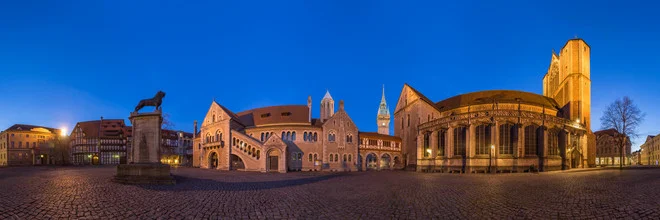 Photo by Patrice Von Collani: evening mood at the Burgplatz in Brunswick.