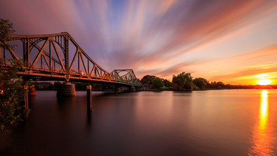 Vladan Radivojac, Crimson bridge of spies
