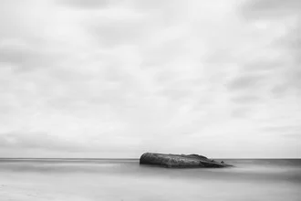 Fotokunst von Mario Ebenhöh: ruhige Ansicht des Bunkers in Skagen, Dänemark