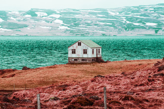 Susanne Kreuschmer, pink field house (Iceland, Europe)