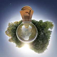 Fotokunst von Stefan Korff: schimmerndes Planetarium in Hamburg bei Nacht