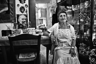 Victoria Knobloch, Maria - Italy, Europe)