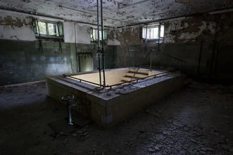 Photo art by Christian Ditsch: abandoned therapeutic bath with a nostalgic vibe