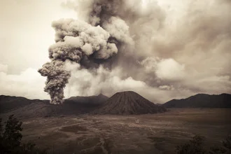 Photo art by Florian Büttner: smoky landscape with ashes and barren land