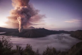 Photo art by Florian Büttner: volcanic landscape with gentle hills in mist