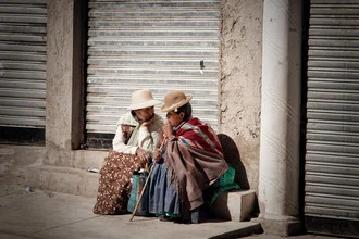 Fotokunst von Jan Philipp: Cholas in Bolivien, fröhliche Gespräche auf der Straße
