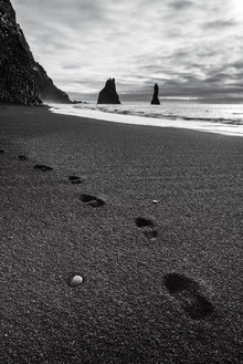 Christian Schipflinger, black beach (Iceland, Europe)