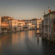 Along Canale Grande - Fineart photography by Günther Reissner