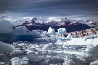 Photo art by Christian Seidenberg: glacier landscape with ice floes in Iceland.