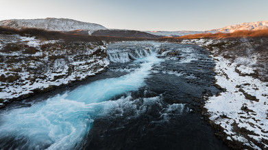 Dennis Wehrmann, Langzeitbelichtung vom Bruararfoss auf Island zum Sonnenuntergang - Island, Europa)
