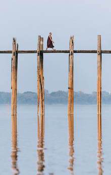 Anne Beringmeier, Der Mönch auf der Brücke (Myanmar, Asien)