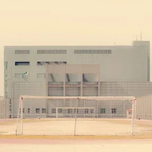 Fotokunst von Franz Sussbauer: Spieler auf einem Fußballfeld in Seoul.
