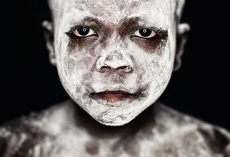 Black and white photo art by Victoria Knobloch: portrait of an African child from Uganda