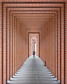 Roc Isern, Tunnel of light (Spain, Europe)