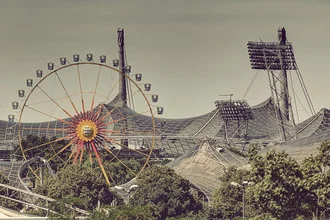 Fotokunst von Michael Belhadi: Blick auf das Olympiastadion in München.