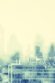 Photo art by Katharina Stöcker: confusion in a foggy cityscape with skyscrapers.