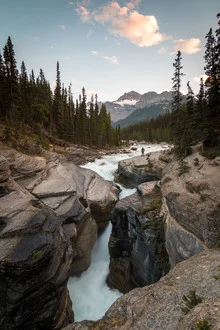 Fotokunst von Christoph Schaarschmidt: ruhiger Blick auf den Mistaya Canyon in Kanada