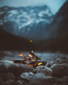 Philipp Heigel, REMAINS OF A BONFIRE. - Slowenien, Europa)