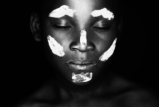 Victoria Knobloch, Stilles Schwarz - Uganda, Afrika)