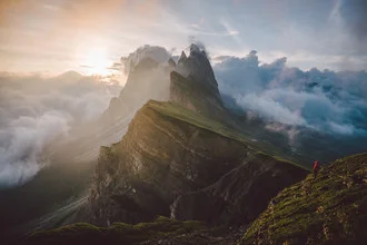 Die Geislergruppe in den Dolomiten bei Sonnenaufang - fotokunst von Roman Königshofer