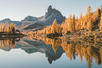 Roman Königshofer, Vibrant fall colors in the Dolomites - Italy, Europe)