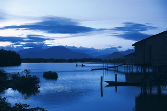 Silva Wischeropp, Meditation in Blue - Vietnam (Vietnam, Asien)