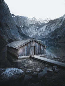 Photo art by Frithjof Hamacher: boathouse at Obersee in winter light