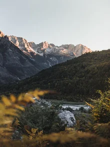 Photo art by Frithjof Hamacher: evening light over the mountains in Albania