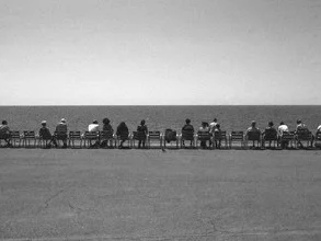 Photo art: Black and white image of a horizon over the sea in Nice