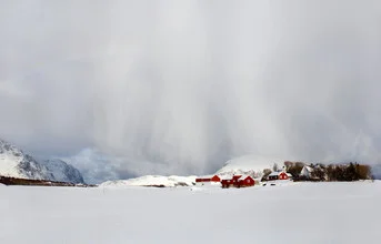 Photo art by Victoria Knobloch: gentle snowy landscape in Norway