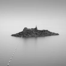 Beautiful photo of Lake Hawea with fog and calm waters