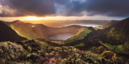 Jean Claude Castor, Crater Lake on the Azores (Portugal, Europe)