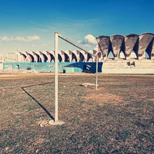 Fotokunst von Franz Sussbauer: Fußballtor in Havanna unter der Sonne