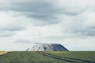 Photo art by Nadja Jacke: wide fields under a clear sky with clouds