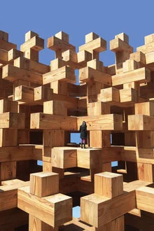 Wall art by Pau Iglesias: minimalist cityscape with a woman in Milan