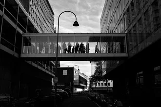 Fotokunst von Simon Bode: urbanes Motiv in Schwarz-Weiß mit ruhiger Stimmung